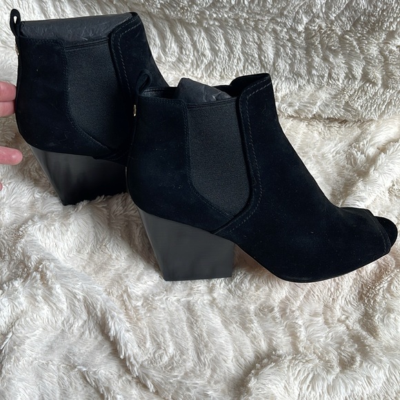 Brand new Tory Burch booties - Picture 4 of 6